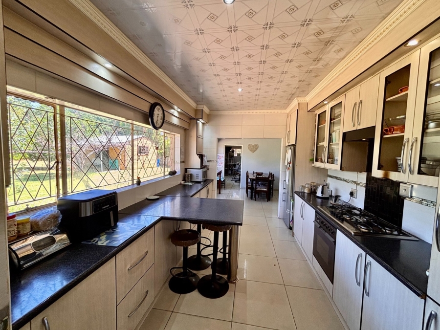 4 Bedroom Property for Sale in Flamwood North West